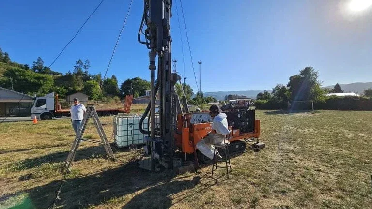 Exploratory Test Pits for Montreal's Variable Glacial Soils